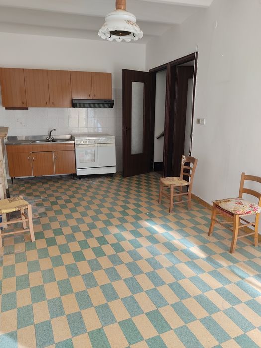 Продавам хубава къща в Лучито-86030, провинция Кампобассо, Италия