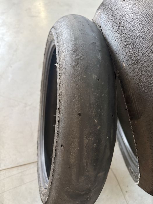 Сликове Pirelli Superbike slick  200/60/17 / 120/70/17