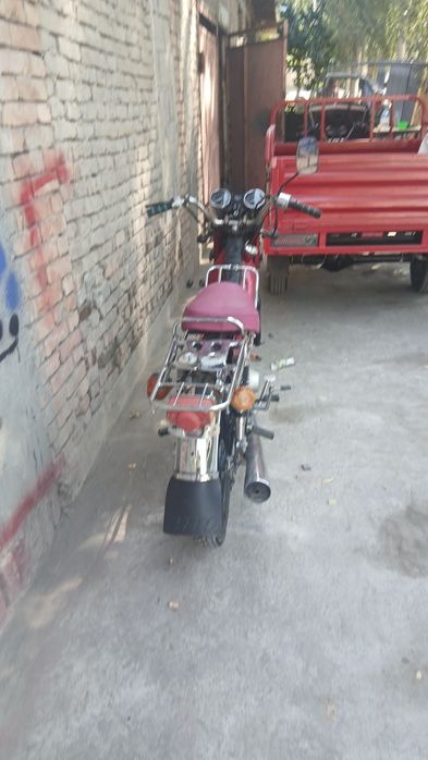 Moto srochna sotiladi