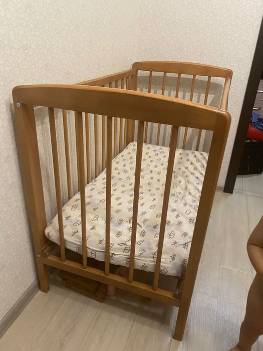 Продам детскую кроватку