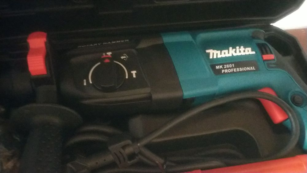 Перфоратор Макита