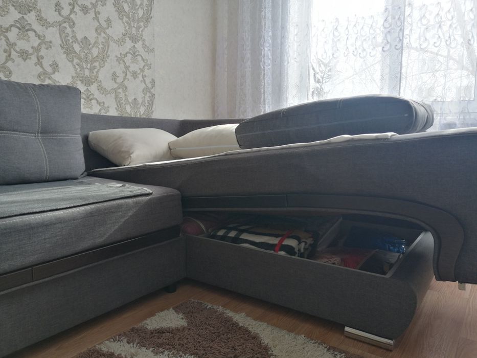 Продам диван, угловой.