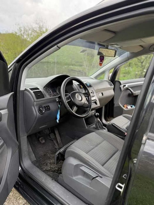Продавам VW Touran 1.6 FSI 115кс. бензин на ЧАСТИ (НИСКИ ЦЕНИ) (ВСИЧКО НАЛИЧНО)