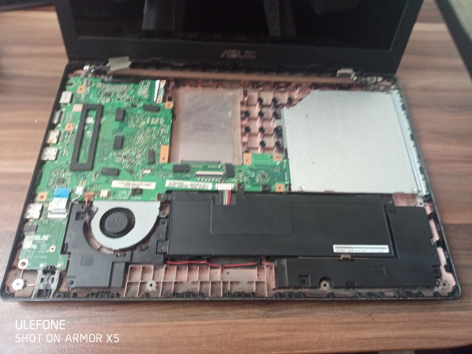 Лаптопи на части