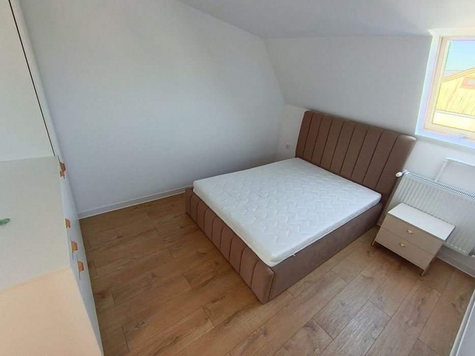 Vând apartament 3 camere lângă Dacia