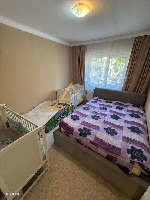 Apartament de vanzare 3 camere + garaj Str. Moldovei