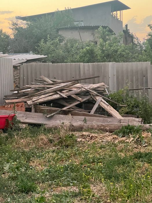 Старые доски на дрова бесплатно