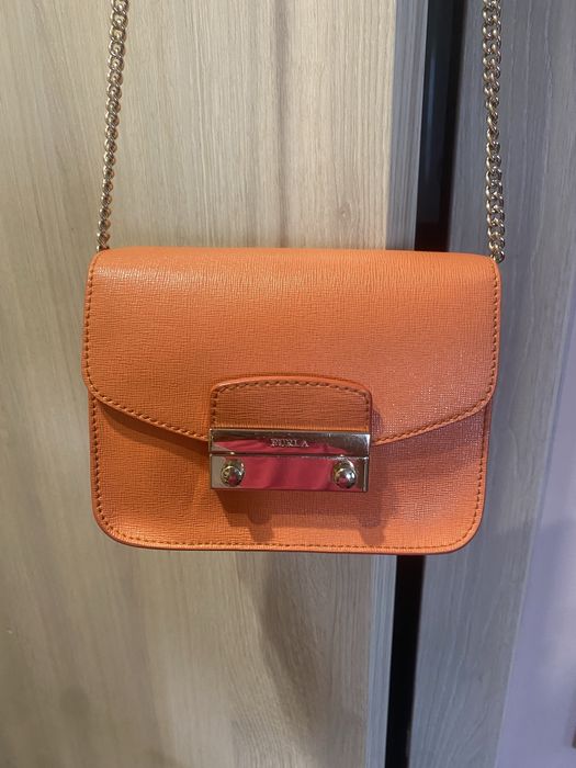 Furla metropolis