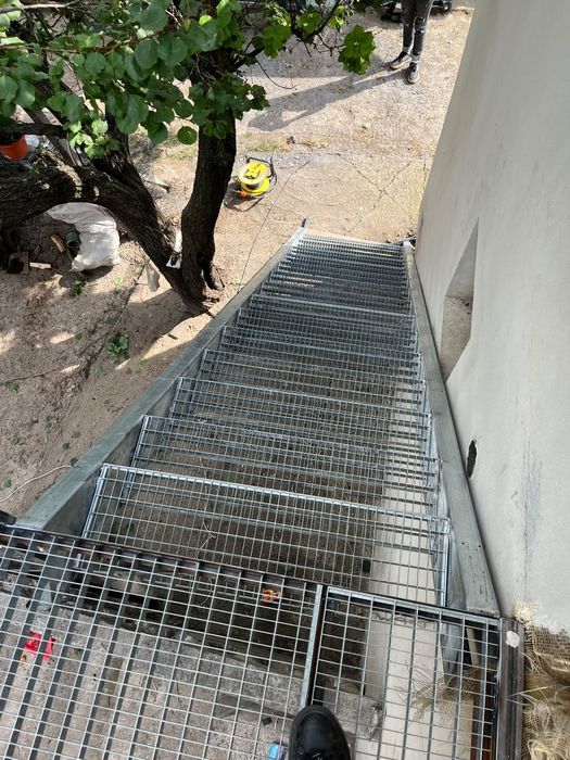 Scări metalice zincata