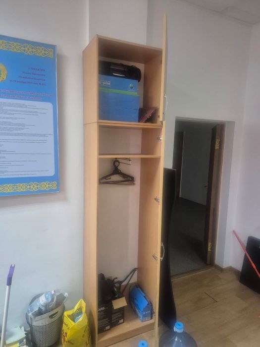 Шкафы и столы для офиса