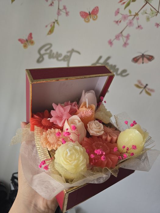 Aranjamente florale din ceară