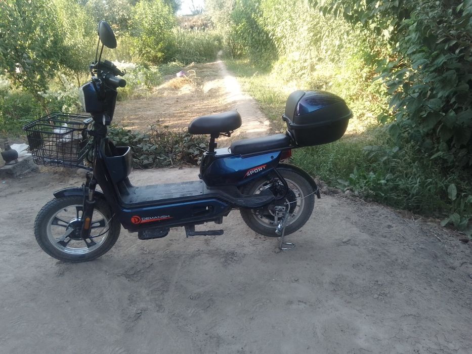 Skuterni narhi kelishiladi kaskasi skuterni  plashi xsmfa zaryadchiki