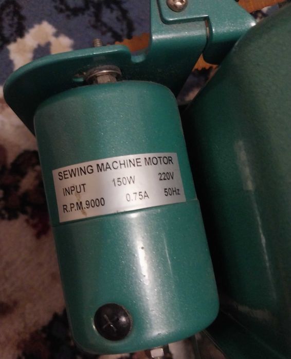 Оверлок DISON GN1-6D зеленый