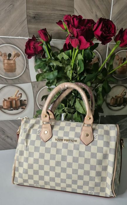 Poșete dama LV în stoc