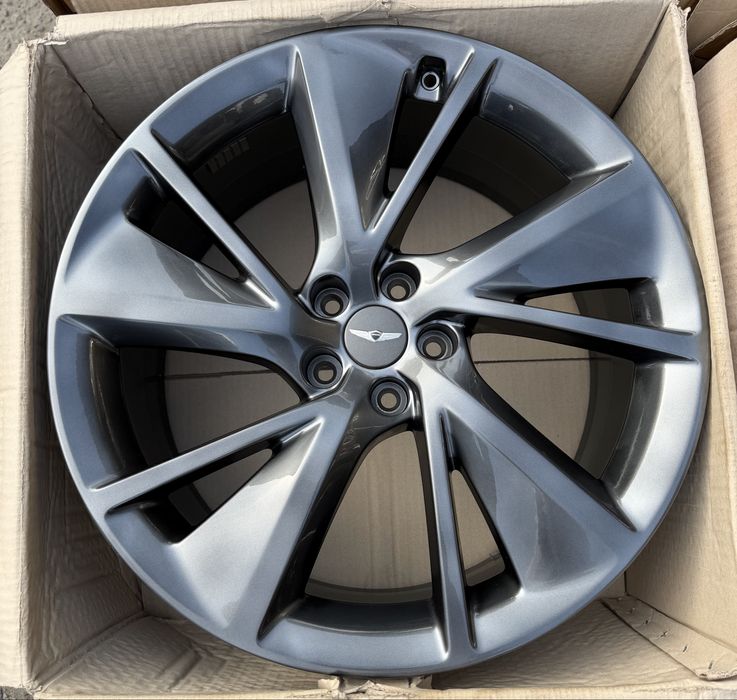 Диски оригинал 4шт. GENESIS KIA HYUNDAI