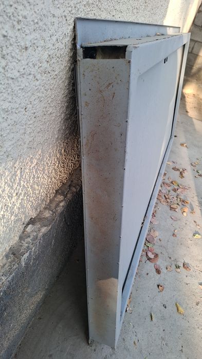 Металлическая железная дверь