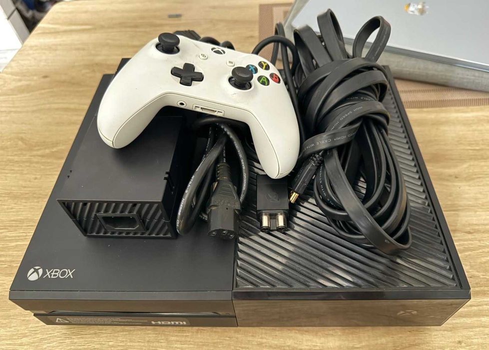 Vand XboxOne cu controler inclus
