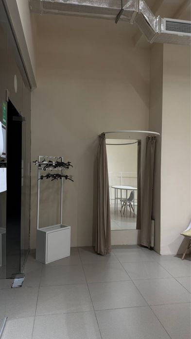 Оборудование для магазина одежды