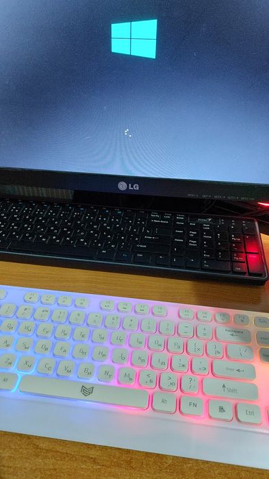 Клавиатура светящяя