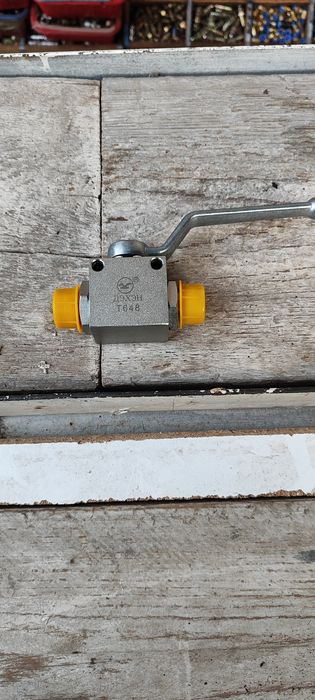 Имеются запчасти для гидравлических узлов