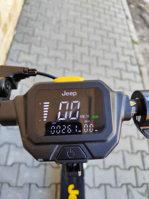 Електрически скутер-тротинетка JEEP JUC AS IPX5 ДО 25 КМ/Ч, ПРОБЕГ ДО