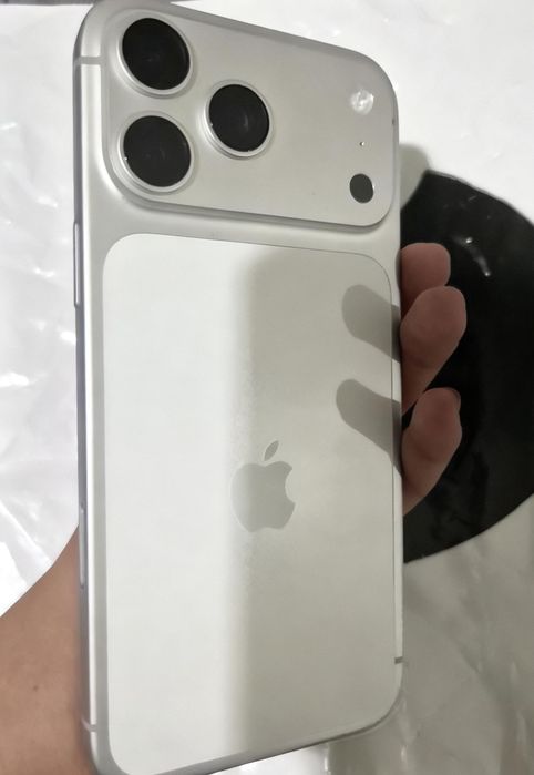 Iphone 17 pro max yangi