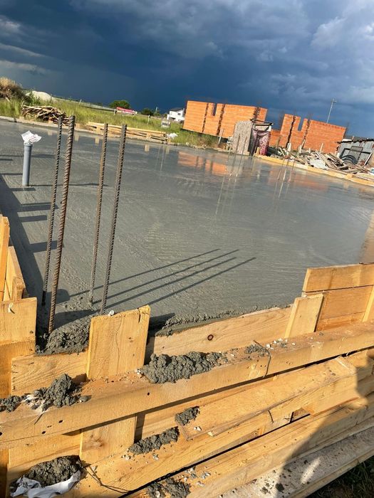Fara avans. Constructii case la rosu,renovari
