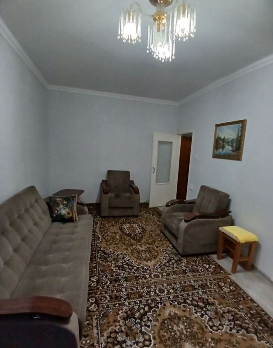 Аренда 2/4/4,50м2,болкон 1.5×3,НЕ торец! Массив Феруза, кафе Шукрона!