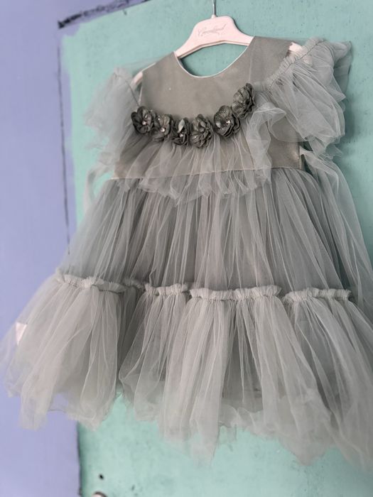 Нежно зелена рокля за момиче