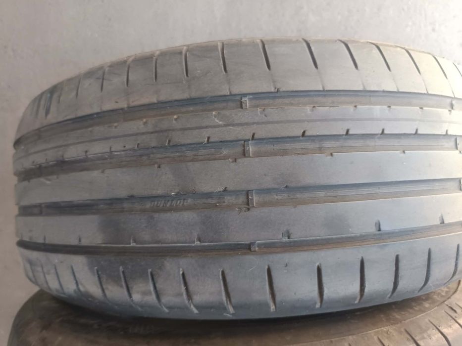215/55/17 2броя Dunlop SportMaxx.Гумите са в много добро състояние