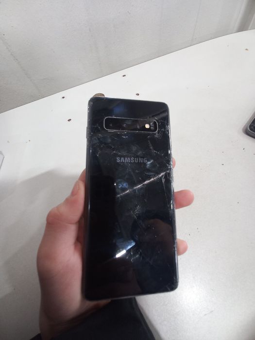 Продам  samsung s10