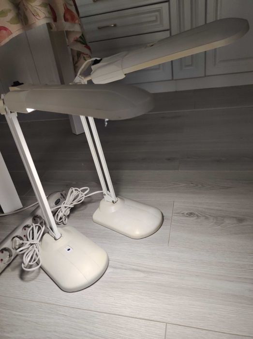 Настольная лампа