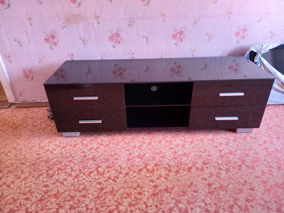 Подставка под ТВ