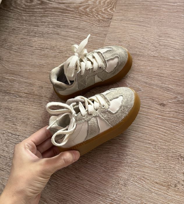 Детские кроссовки