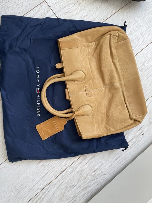 Geanta din piele naturala Tommy Hilfiger