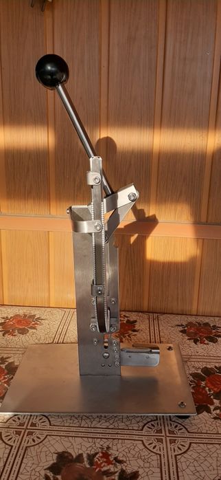 Capsator nou pentru mezeluri