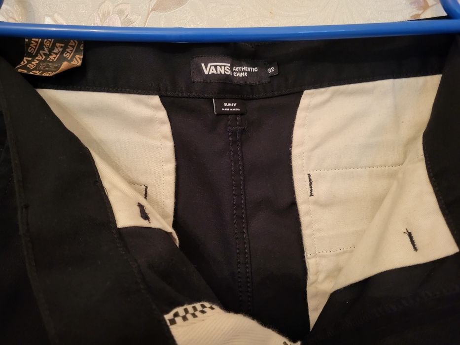 Продам брюки Vans