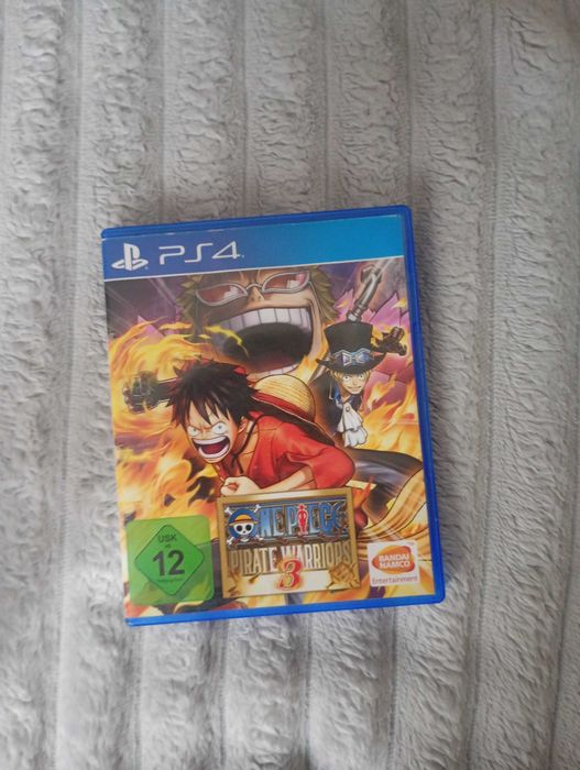 Ps4 1t като нов, със седем игра и два чойстика