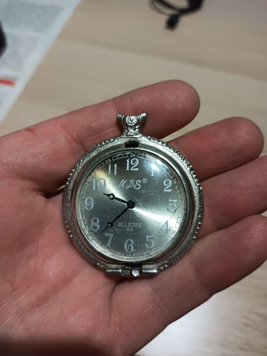 Продам часы механические