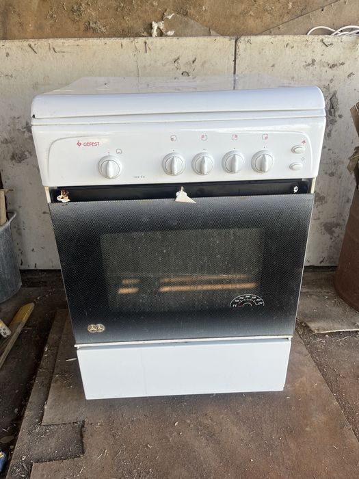 Продам газовую плиту