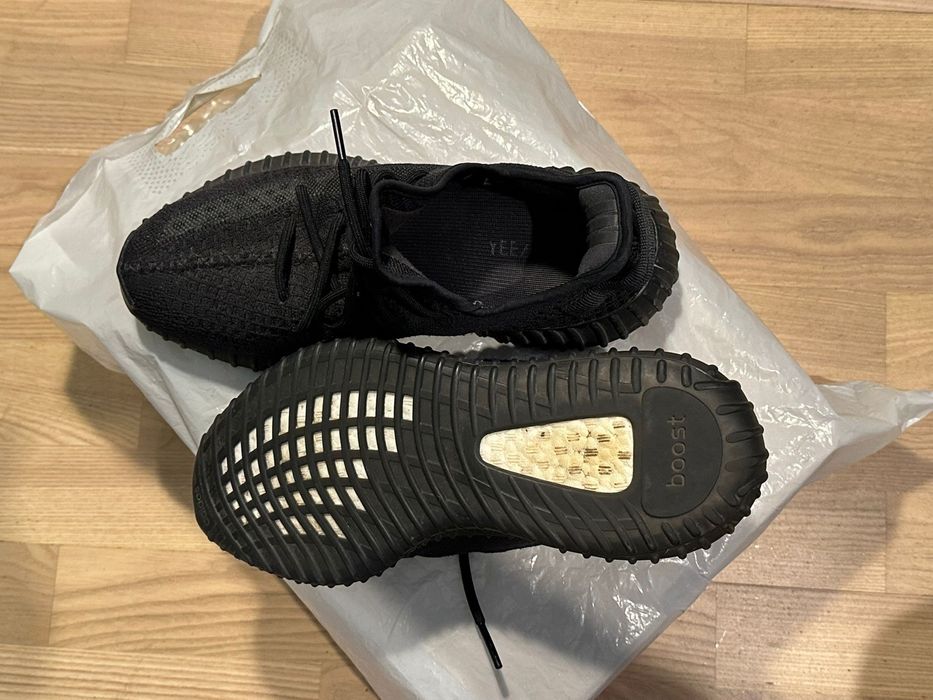 Yeezy 350 negre noi