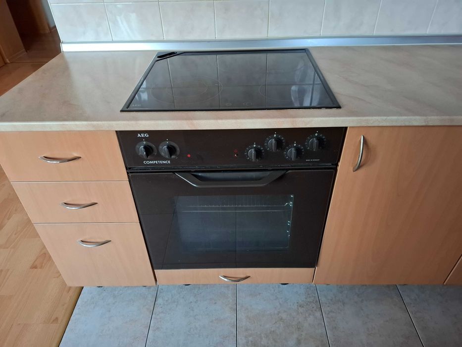 Кухня с ел. Уреди