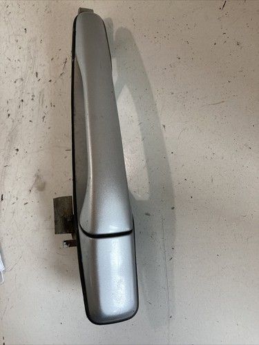 Външна дръжка за задна дясна врата сребриста за Mitsubishi Grandis (2004) MR526110