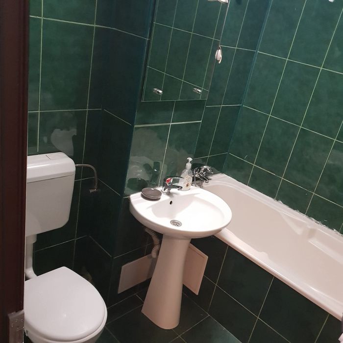 Închiriez apartament