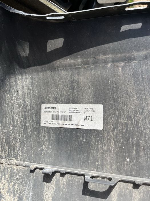 Табло,броня,капак и волан за бмв е90