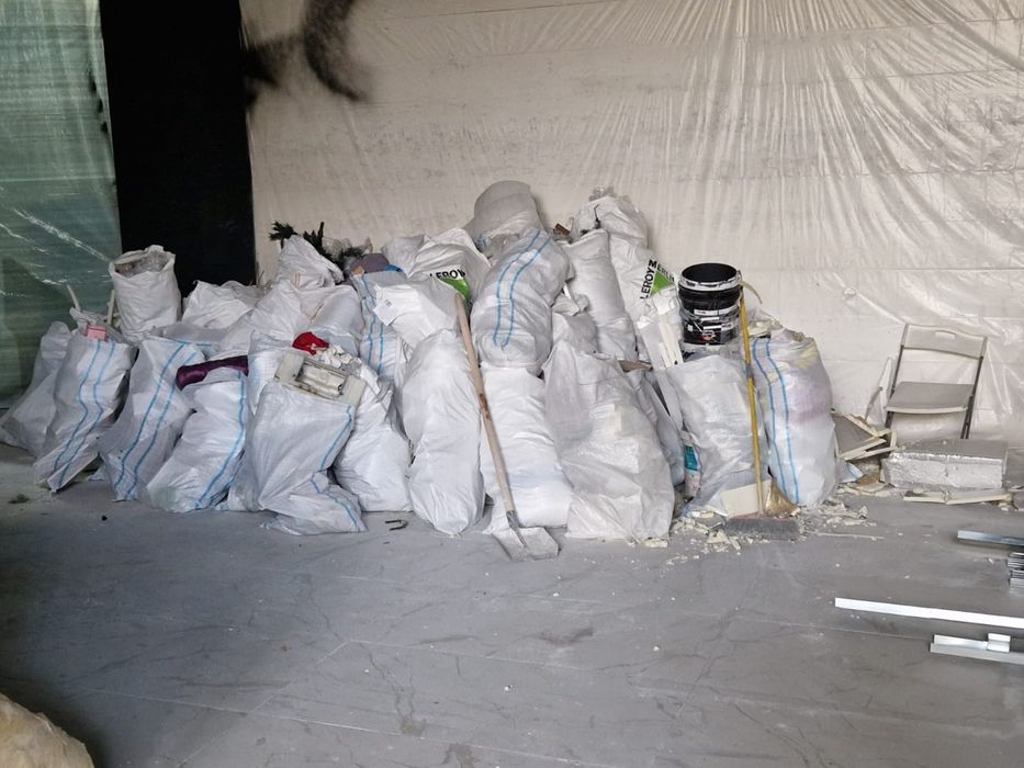 Transport moloz deșeuri lemne