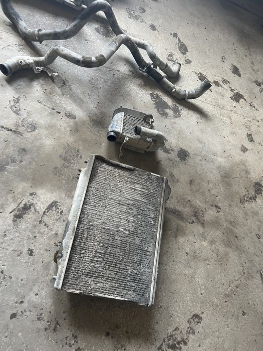 Радиатор интеркулер диффузор на тойота эстима люсида