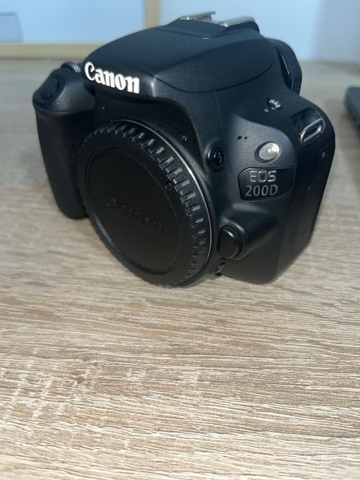 Canon 200D + canon 50mm + canon 18-55mm