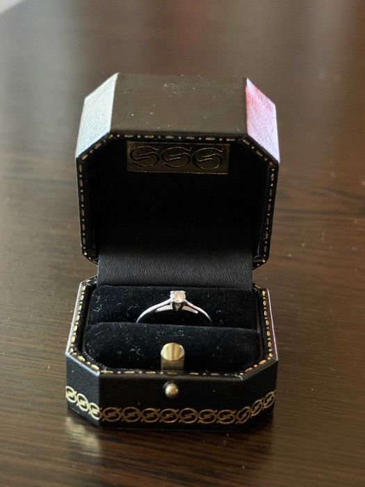 Годежен пръстен SSG – 14К бяло злато, диамант 0.13 ct G/SI, сертификат