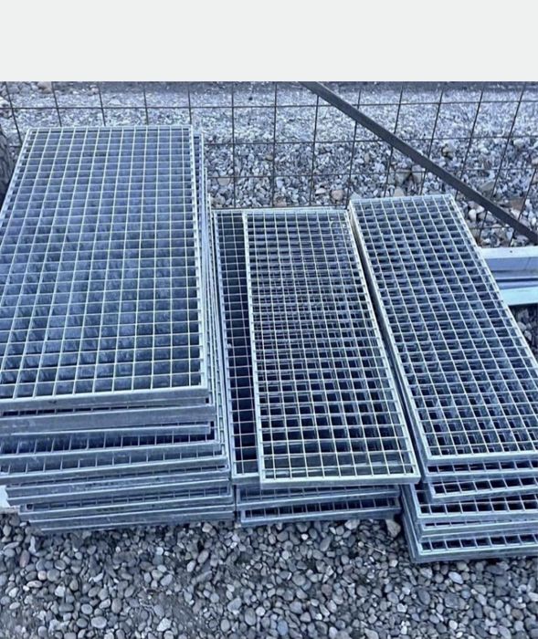 Vând trepte zincate galvanizate pentru mai multe detalii sunați 0759698694